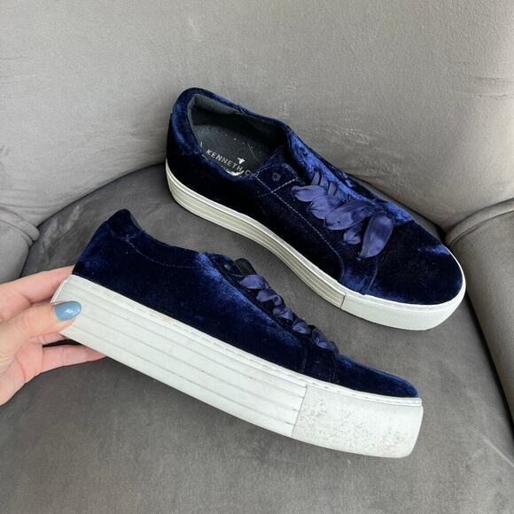 Kenneth Cole Blue Navy Velvet Flatform Sneakers Size 8.5 - Picture 1 of 9